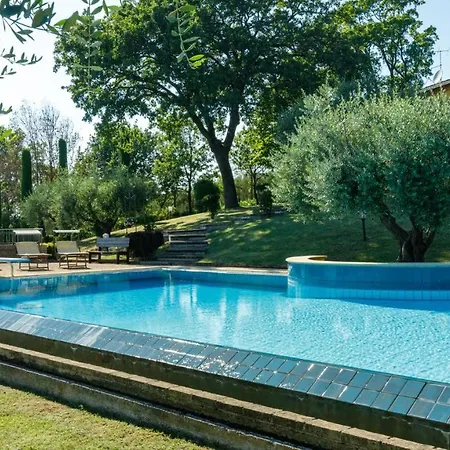 Le Dodici Querce 6&3, Emma Villas