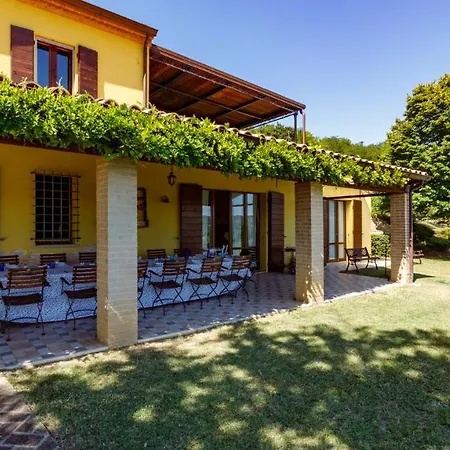 Le Dodici Querce 6&3, Emma Villas
