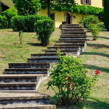 فيلة Le Dodici Querce 6&3, Emma Villas *